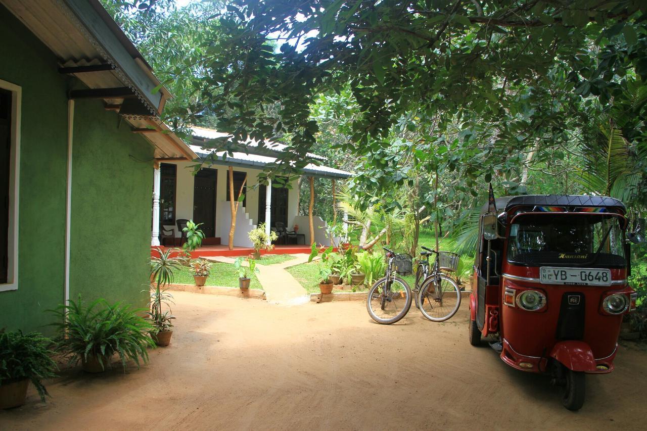 Nethmi Homestay Sigirija Zewnętrze zdjęcie